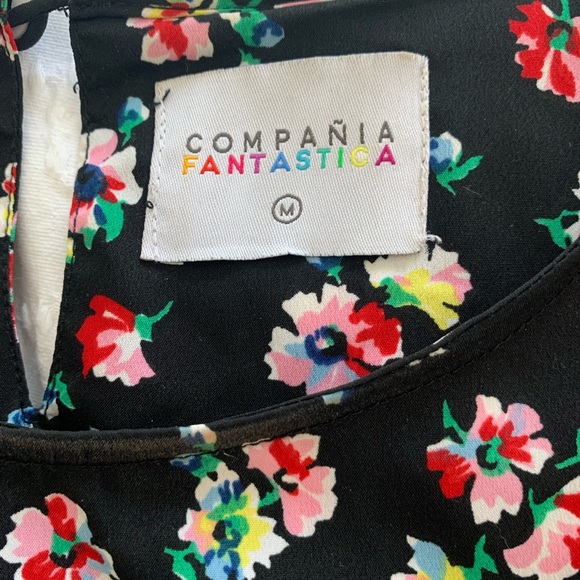 Colorful floral 3/4 sleeved top - Picture 3 of 8